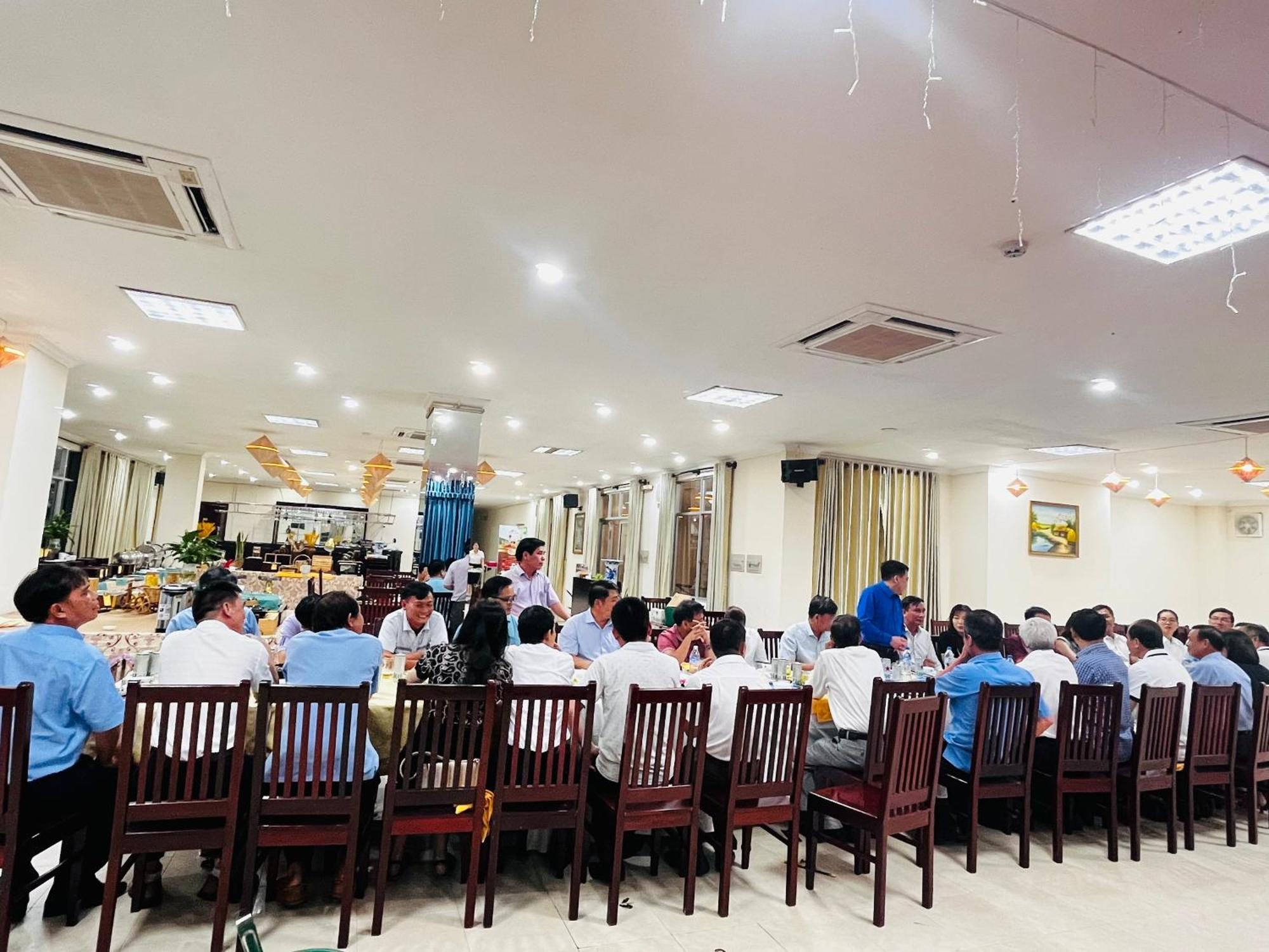 Hotel Khach San Hung Vuong Quang Ngai Esterno foto