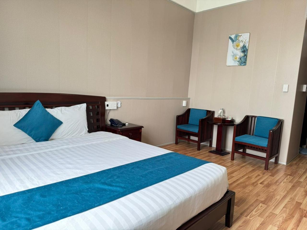 Hotel Khach San Hung Vuong Quang Ngai Esterno foto