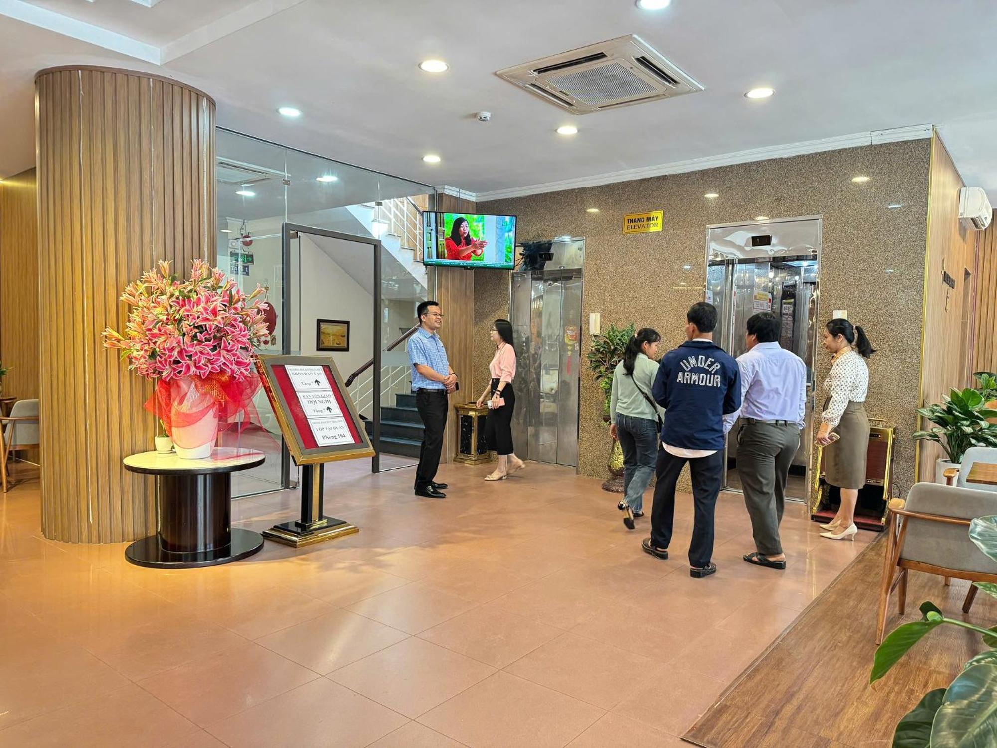 Hotel Khach San Hung Vuong Quang Ngai Esterno foto