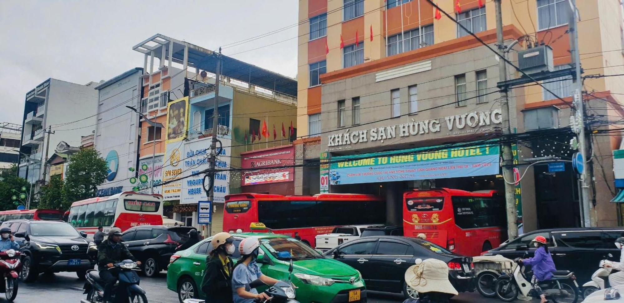 Hotel Khach San Hung Vuong Quang Ngai Esterno foto