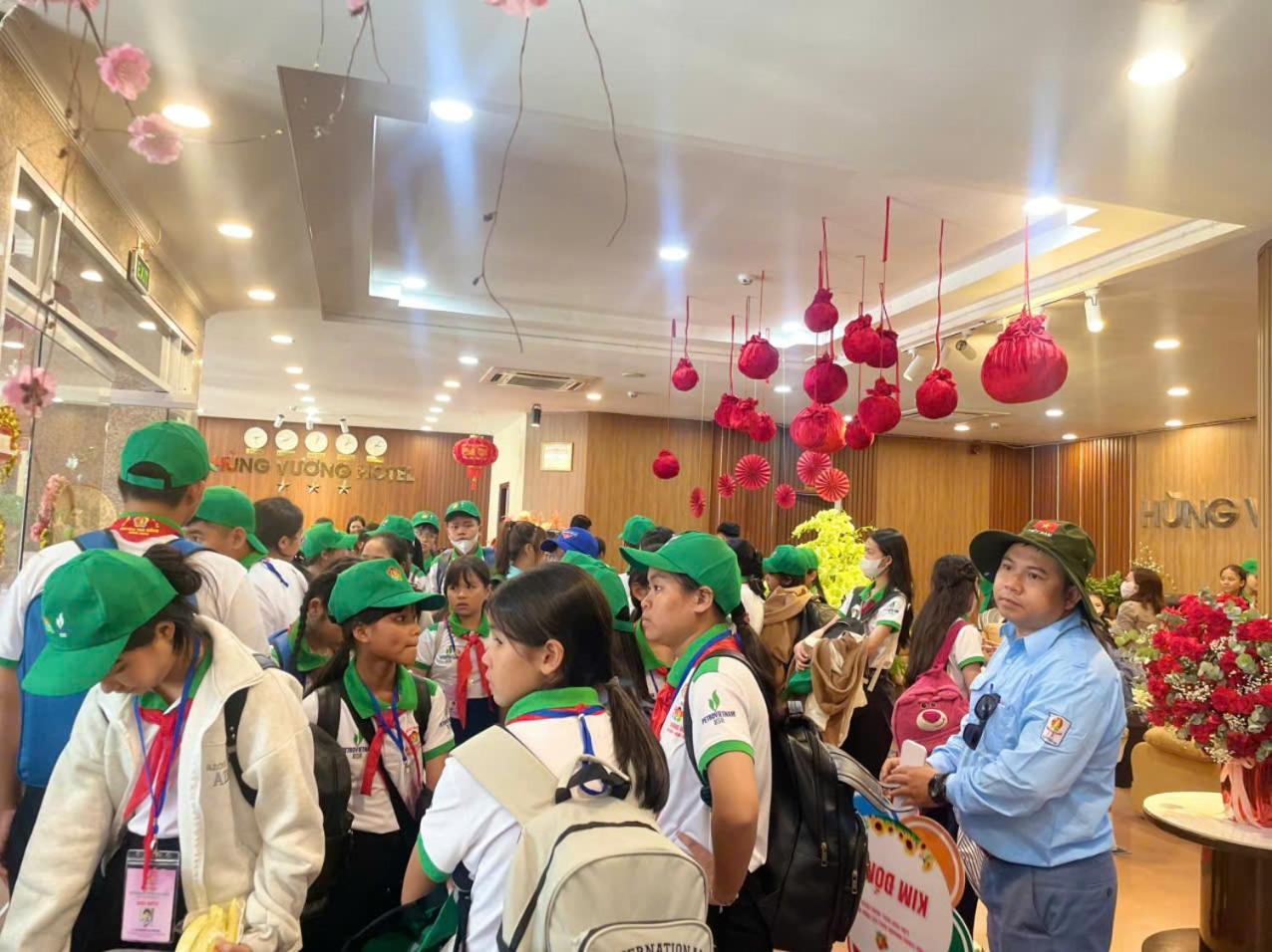 Hotel Khach San Hung Vuong Quang Ngai Esterno foto