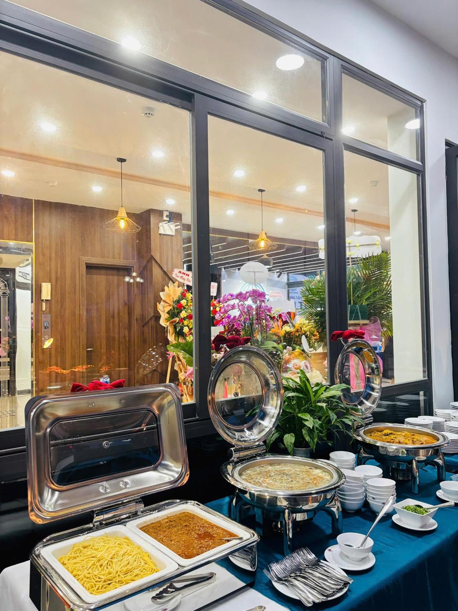 Hotel Khach San Hung Vuong Quang Ngai Esterno foto